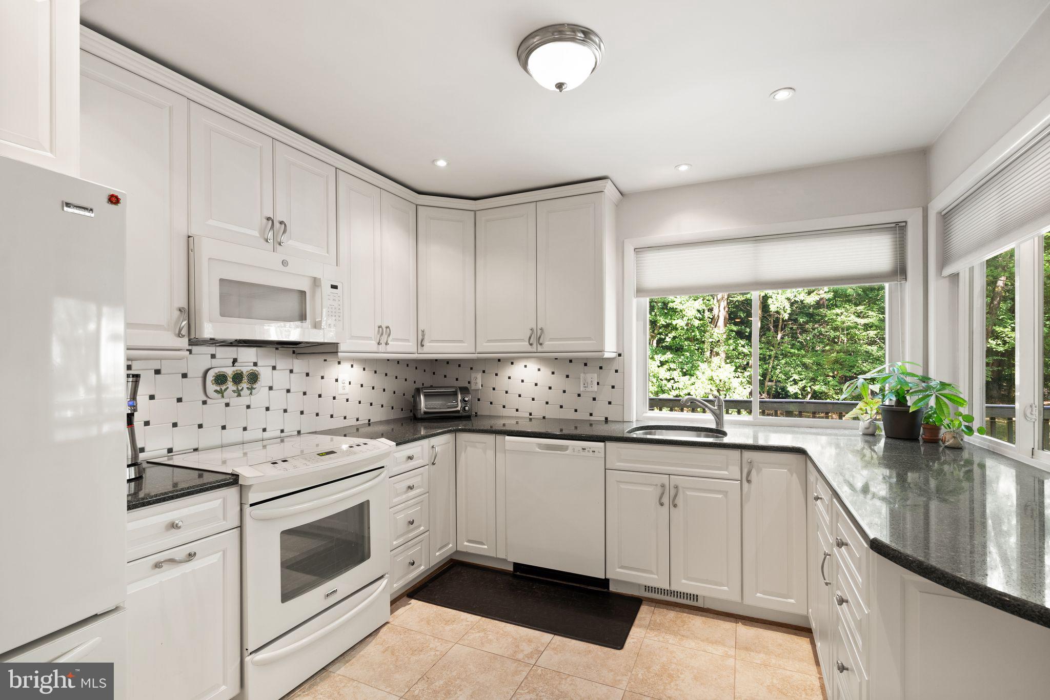 2029 Winged Foot Court Reston, VA 20191 - Photo 12 of 55 Gallery Image 12