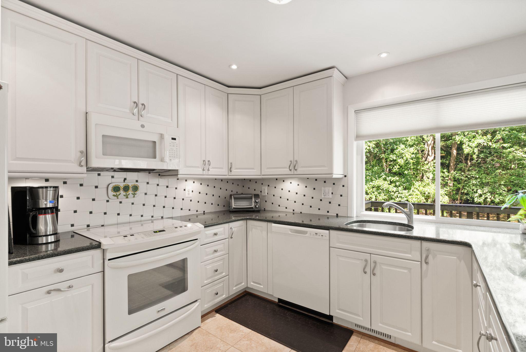 2029 Winged Foot Court Reston, VA 20191 - Photo 13 of 55 Gallery Image 13