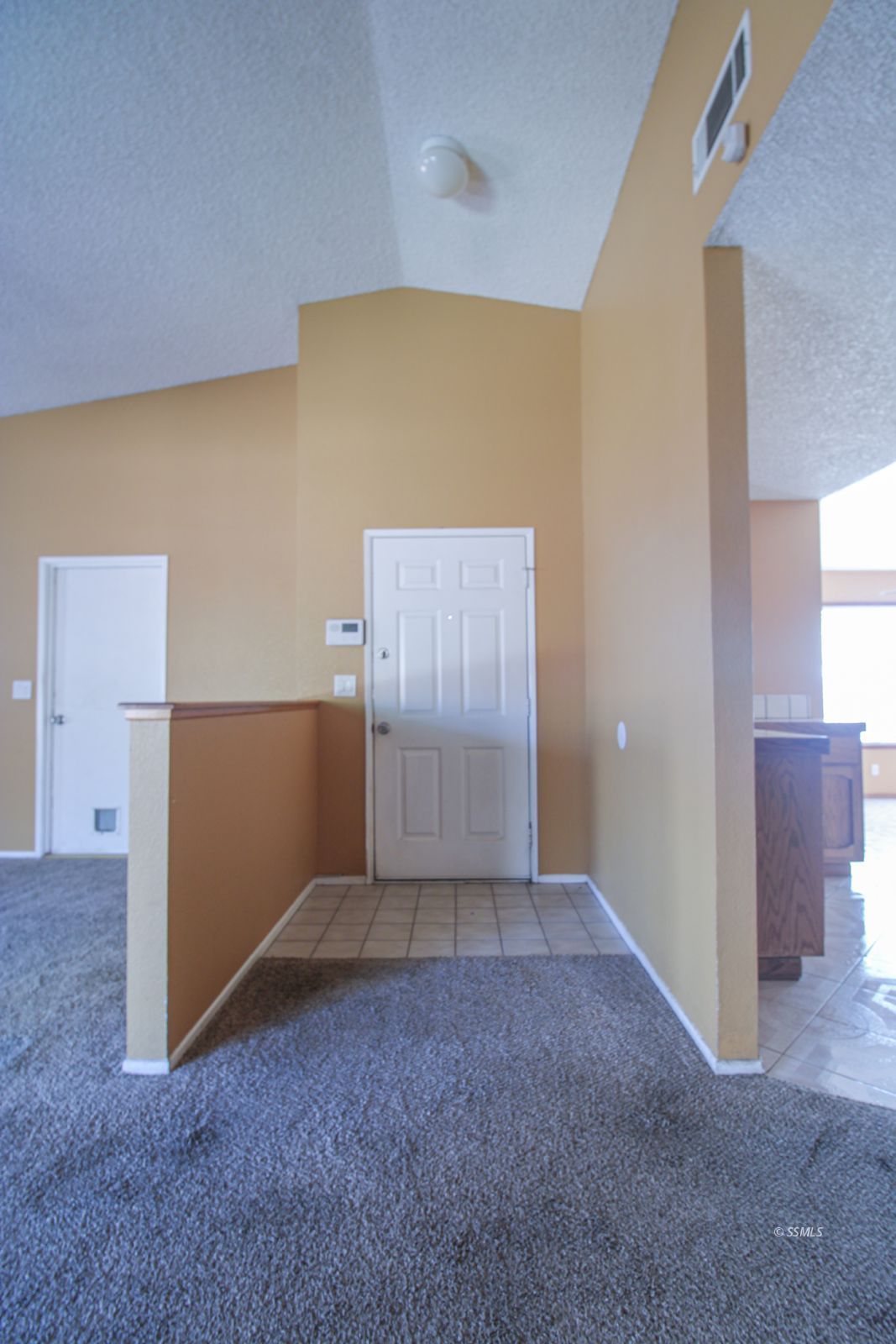 925 West Tamarisk Avenue Ridgecrest, CA 93555 - Photo 4 of 37