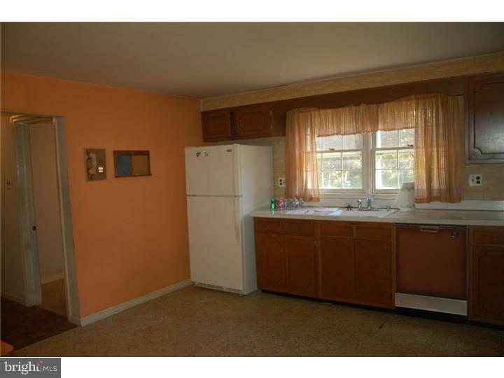 2505 Grant Road Broomall, PA 19008 - Photo 12 of 22 Kitchen