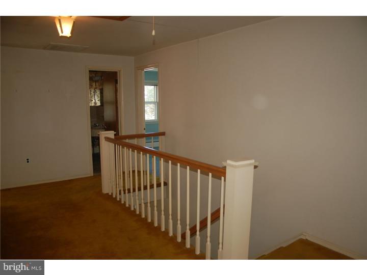 2505 Grant Road Broomall, PA 19008 - Photo 16 of 22 Hallway