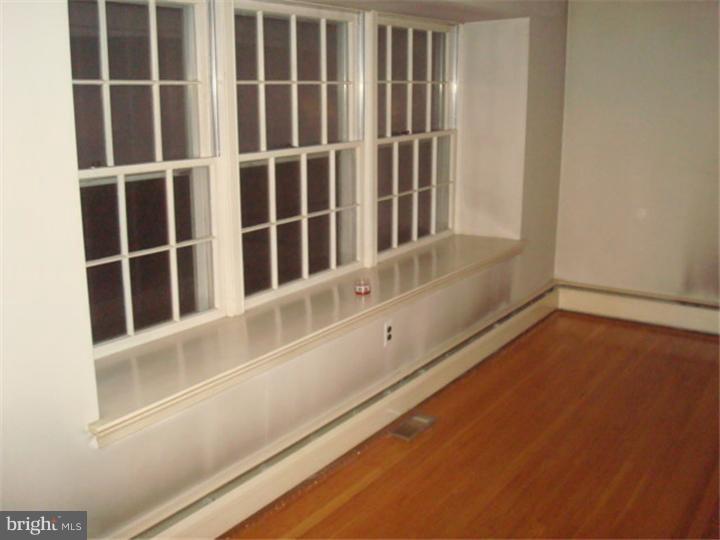 2505 Grant Road Broomall, PA 19008 - Photo 6 of 22 Living Room