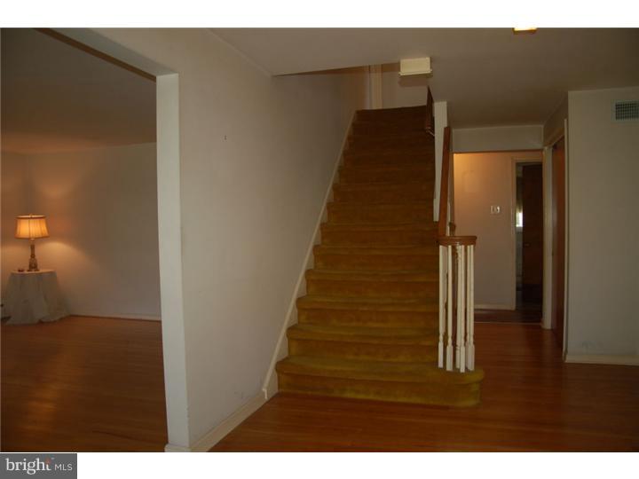 2505 Grant Road Broomall, PA 19008 - Photo 8 of 22 Foyer