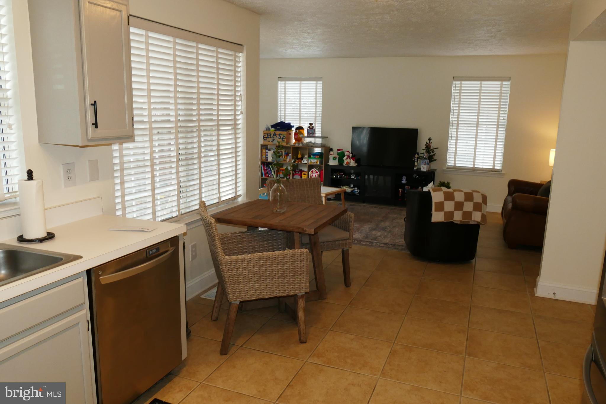 7816 Mallow Court Pasadena, MD 21122 - Photo 6 of 24 Dinette