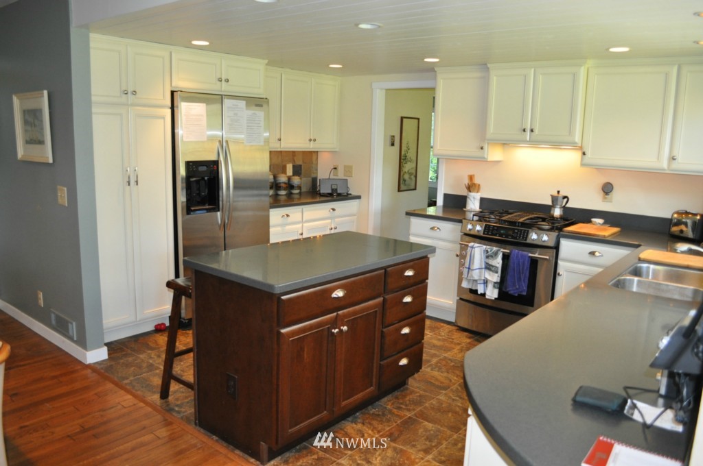 988 West Laurel Road Ferndale, WA 98248 - Photo 8 of 15 Gallery Image 8