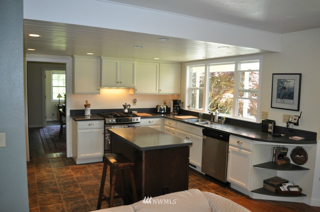 988 West Laurel Road Ferndale, WA 98248 - Photo 9 of 15 Gallery Image 9