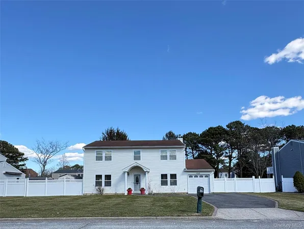 $699,000 | 21 Apple Blossom Lane, East Patchogue, NY 11772