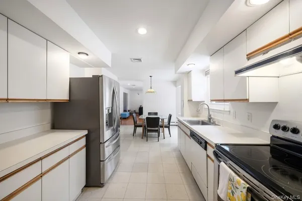 $699,000 | 21 Apple Blossom Lane, East Patchogue, NY 11772