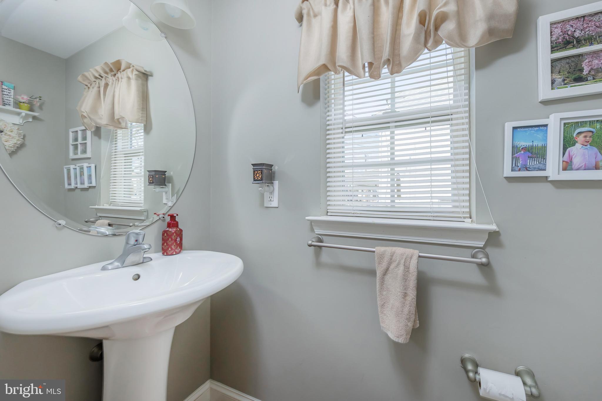 519 Democrat Road Gibbstown, NJ 08027 - Photo 11 of 18 Powder Room