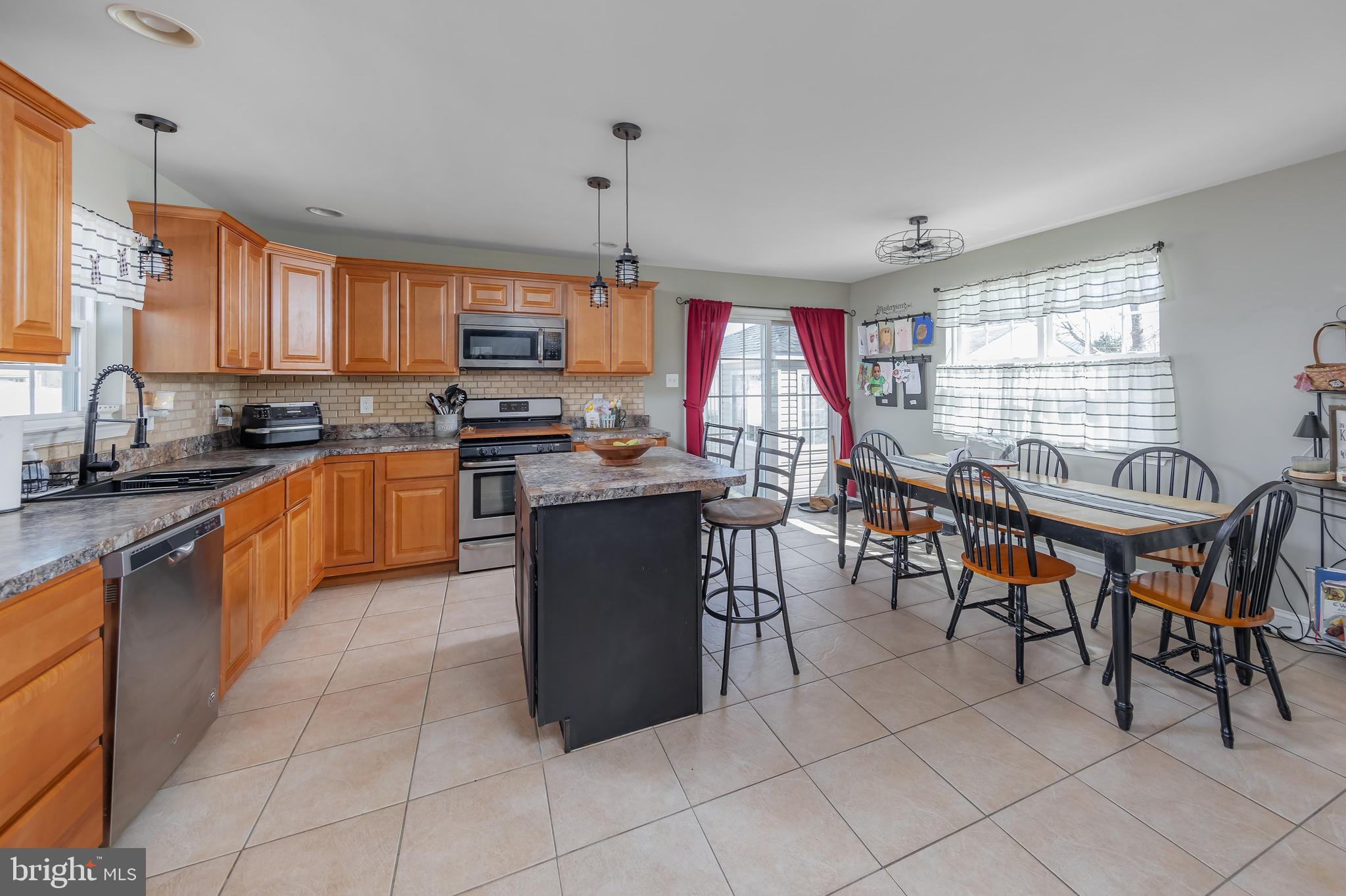 519 Democrat Road Gibbstown, NJ 08027 - Photo 10 of 18 Gallery Image 10