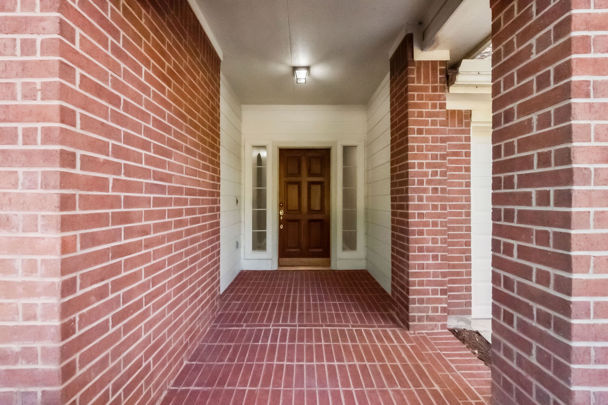 155 North Wimberly Way Conroe, TX 77385 - Photo 3 of 43