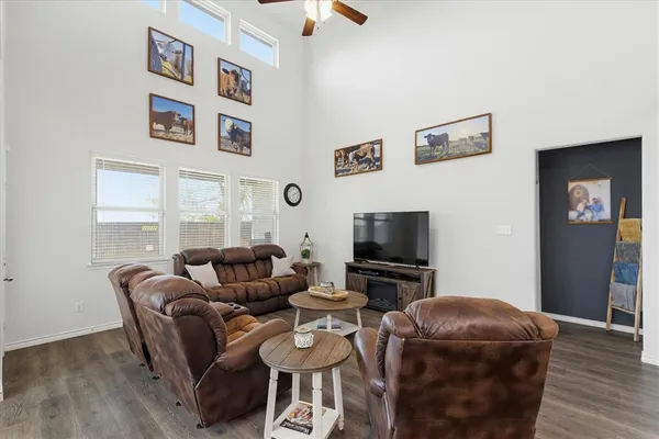 $325,000 | 163 Mockingbird Way, Caddo Mills, TX 75135