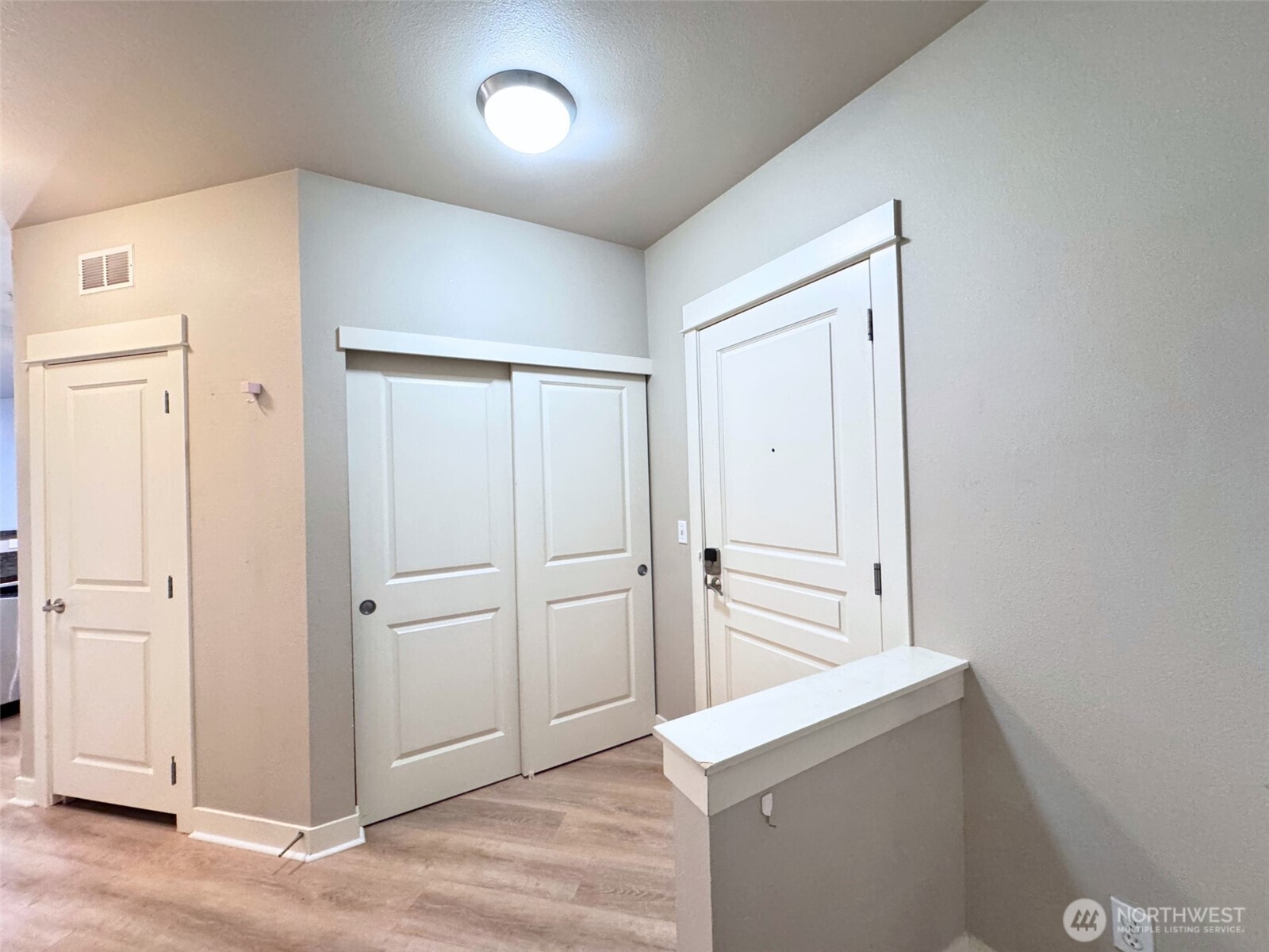 15700 116th Avenue Northeast, Unit 204 Bothell, WA 98011 - Photo 7 of 32