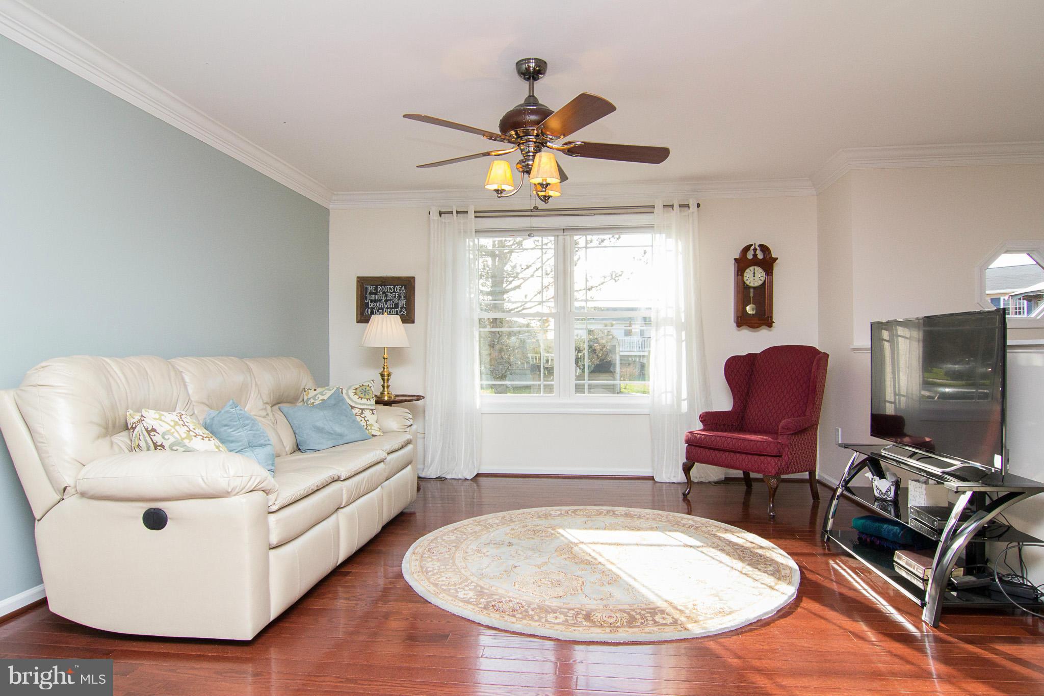 225 Roth Avenue Taneytown, MD 21787 - Photo 2 of 30 Living Room