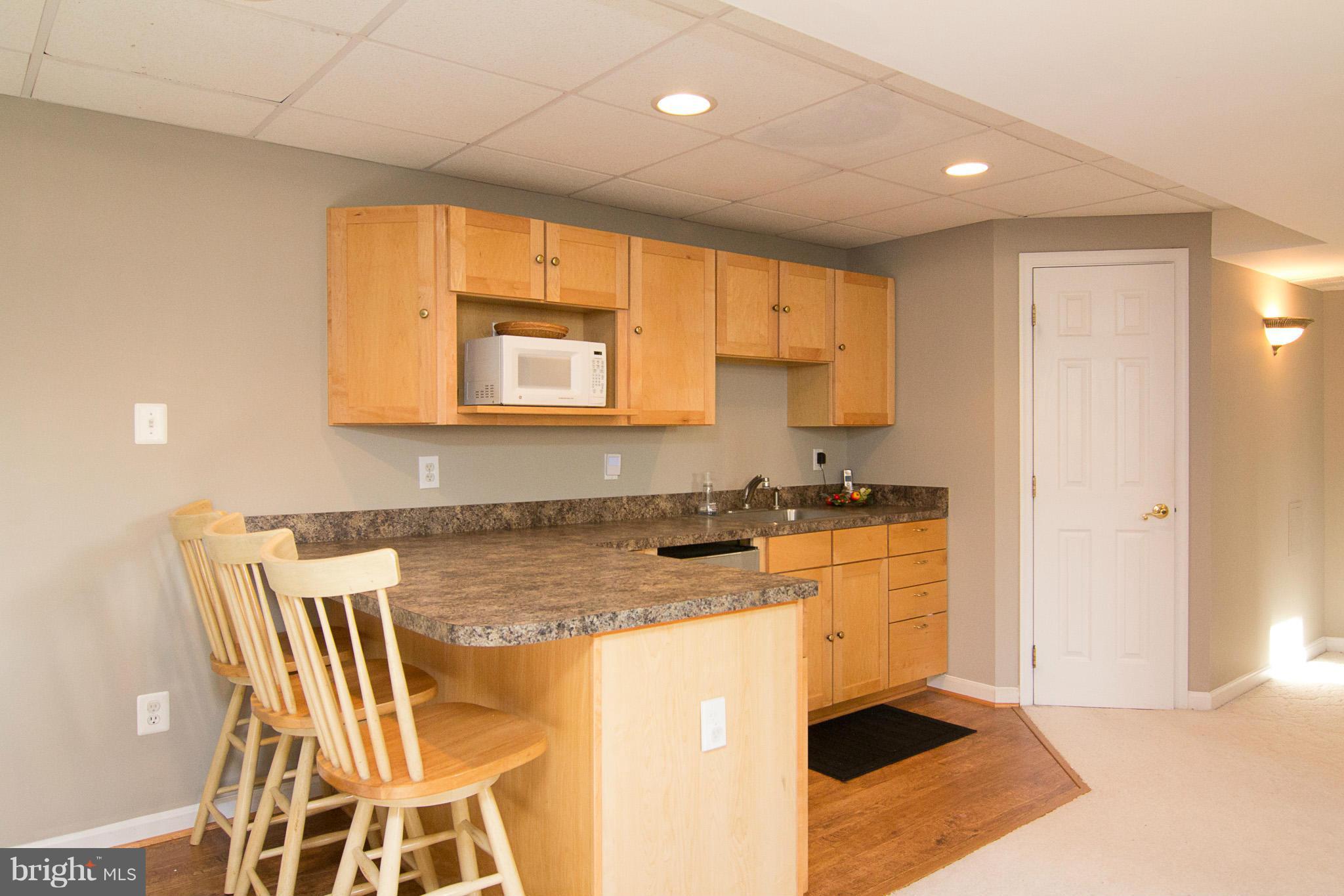 225 Roth Avenue Taneytown, MD 21787 - Photo 14 of 30 Kitchen