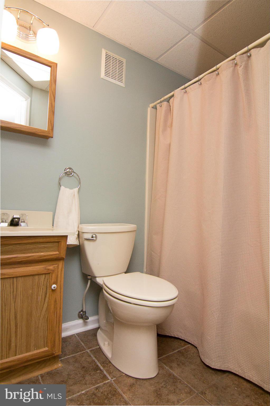 225 Roth Avenue Taneytown, MD 21787 - Photo 19 of 30 Bath