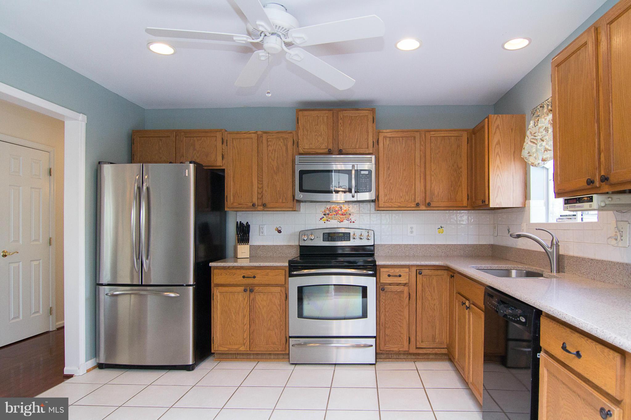 225 Roth Avenue Taneytown, MD 21787 - Photo 4 of 30 Kitchen