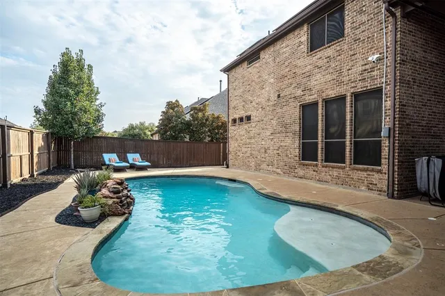 $1,225,000 | 2306 Trophy Club Drive, Trophy Club, TX 76262