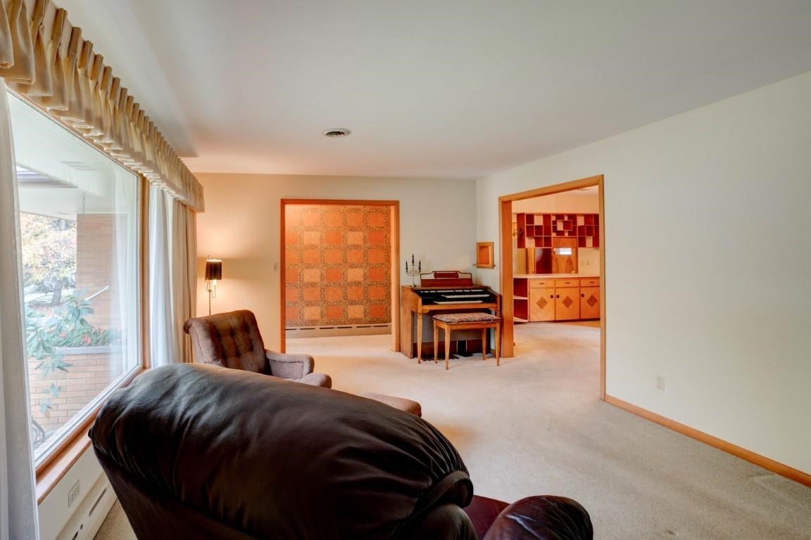 1513 Glendale Road Iowa City, IA 52245 - Photo 6 of 38 Gallery Image 6