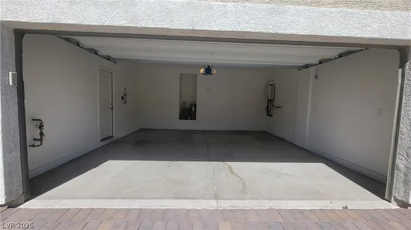 $2,185 | 8772 Belle Castle Court, Las Vegas, NV 89113