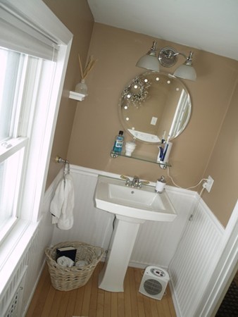 174 Court Road Winthrop, MA 02152 - Photo 8 of 13 Gallery Image 8