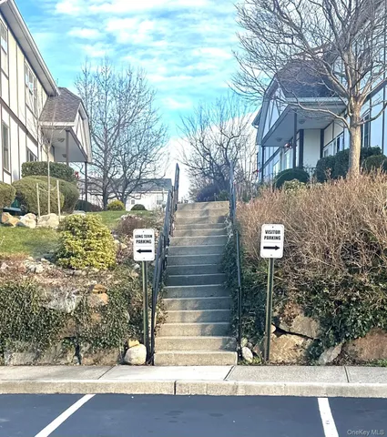 $395,000 | 854 East Crooked Hill Road, Pearl River, NY 10965