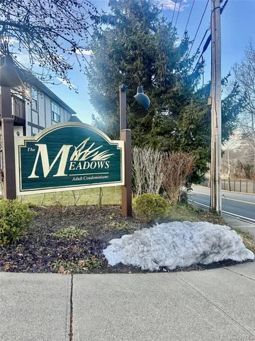 $395,000 | 854 East Crooked Hill Road, Pearl River, NY 10965