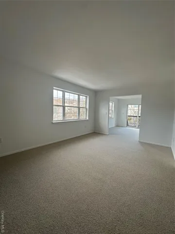 $395,000 | 854 East Crooked Hill Road, Pearl River, NY 10965