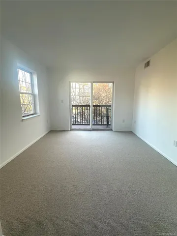 $395,000 | 854 East Crooked Hill Road, Pearl River, NY 10965