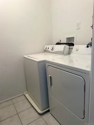 $395,000 | 854 East Crooked Hill Road, Pearl River, NY 10965