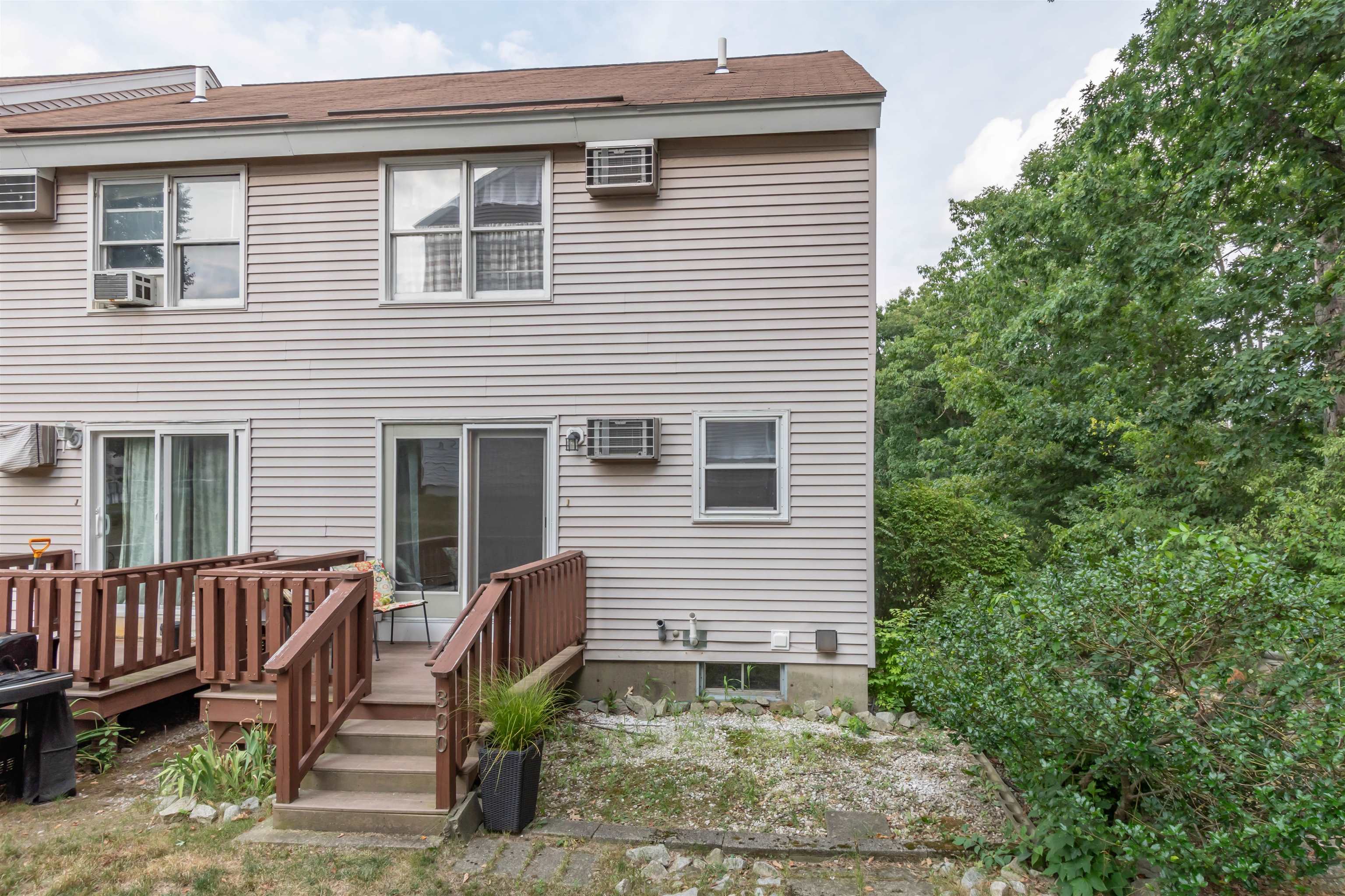 300 Circle Road Manchester, NH 03103 - Photo 12 of 23