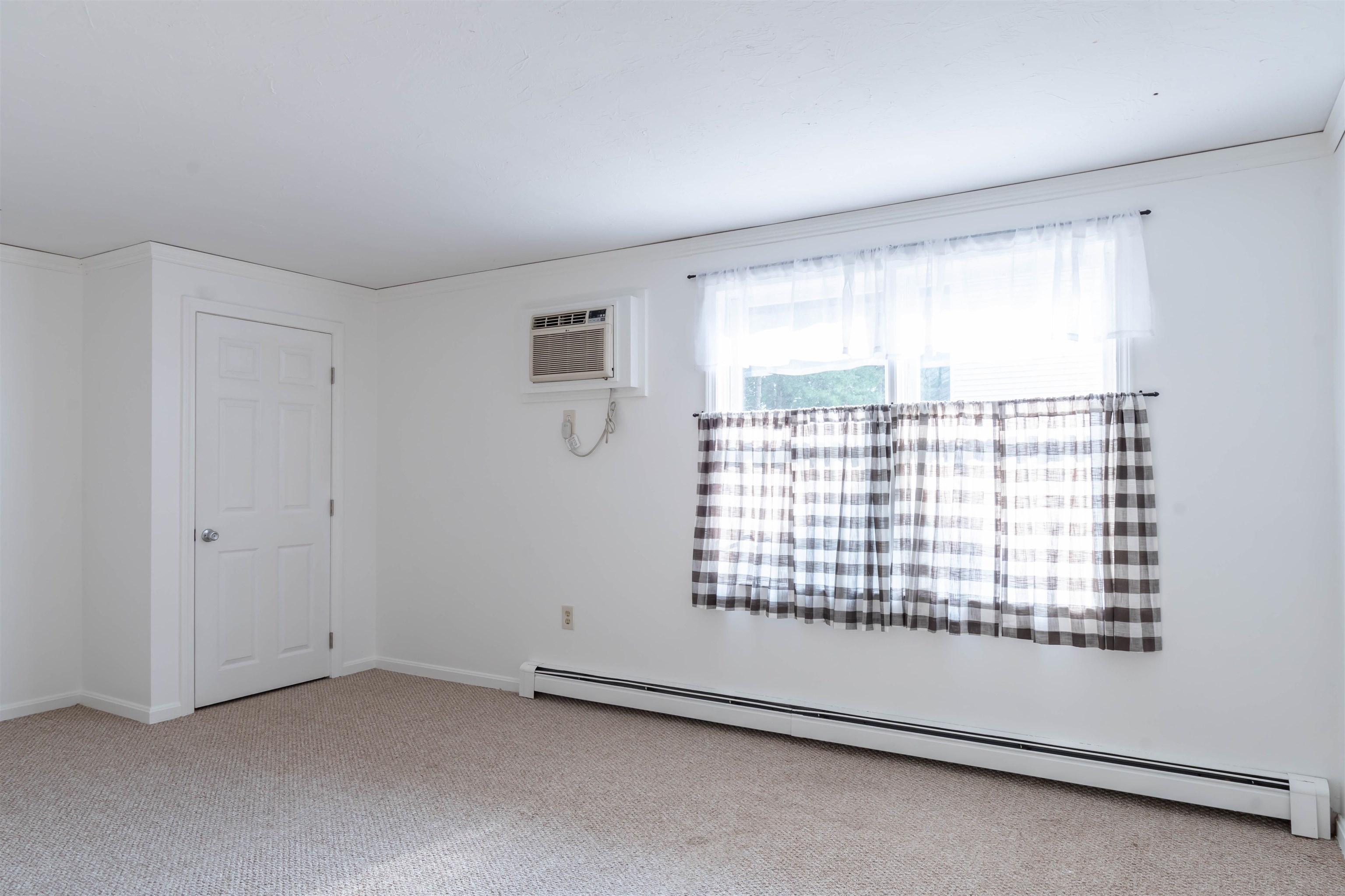 300 Circle Road Manchester, NH 03103 - Photo 4 of 23