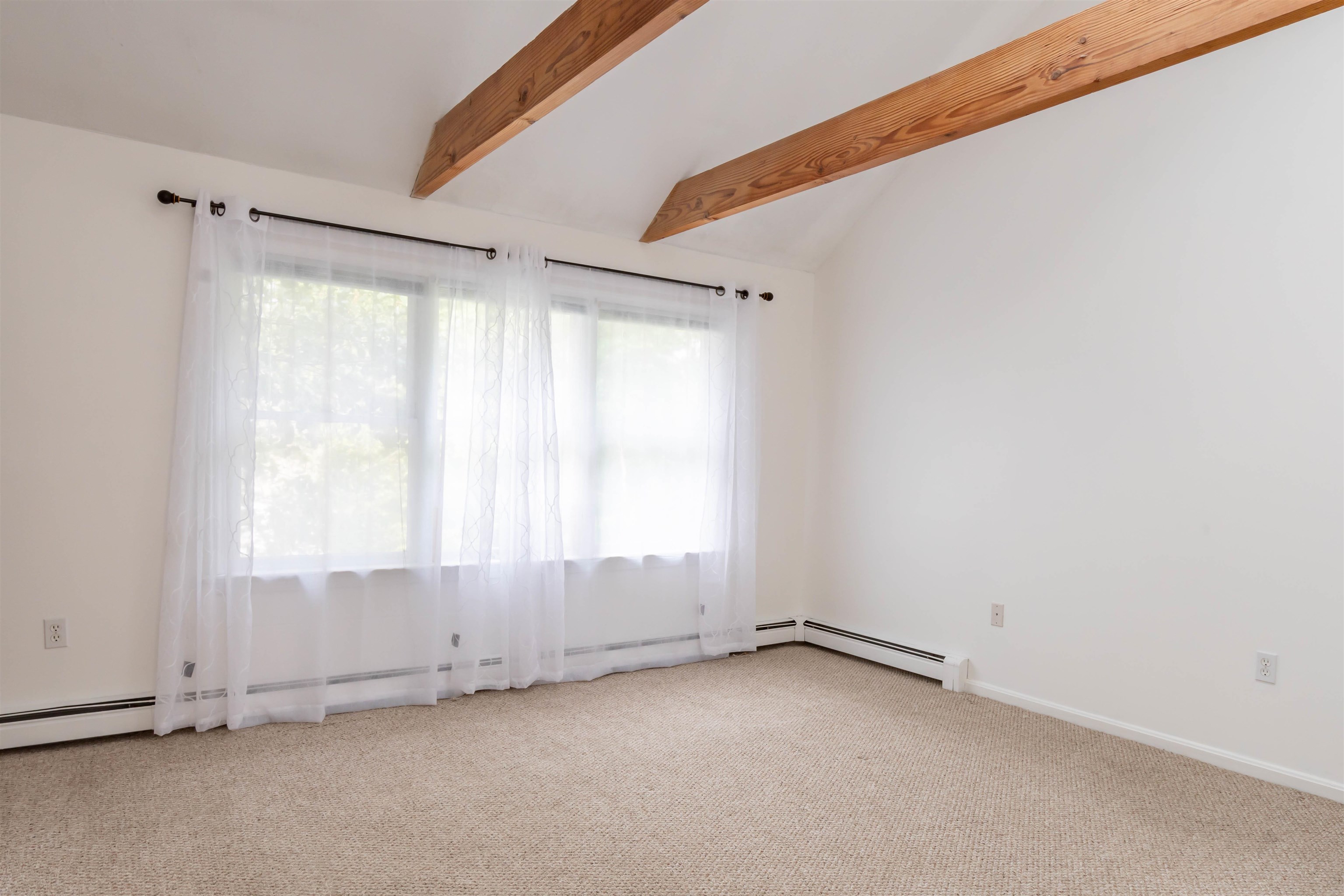 300 Circle Road Manchester, NH 03103 - Photo 7 of 23
