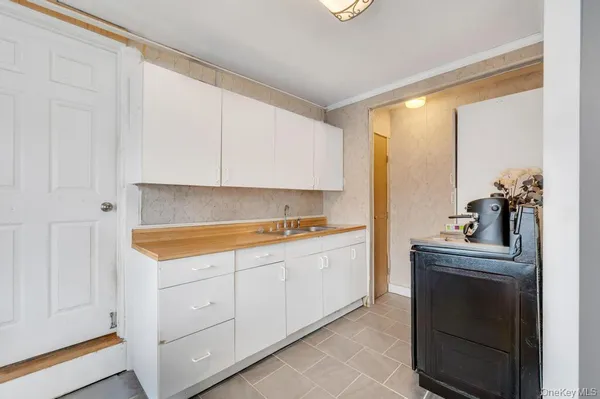 $675,000 | 175 Shelby Avenue, Holbrook, NY 11741