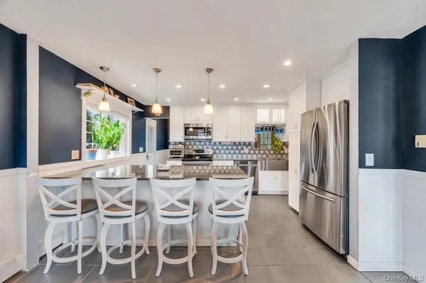 $675,000 | 175 Shelby Avenue, Holbrook, NY 11741