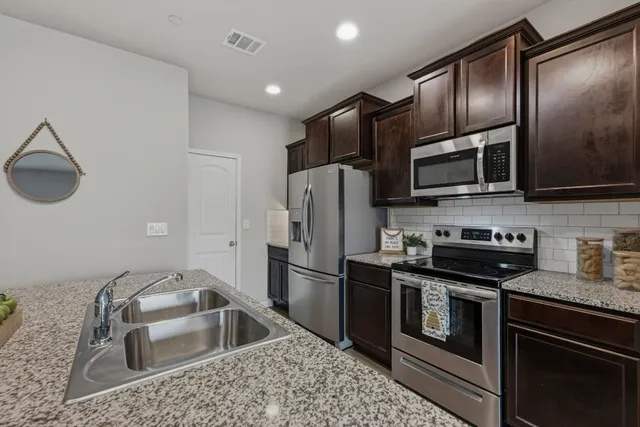$2,150 | 516 East Slaughter Lane, Unit 2402, Austin, TX 78744