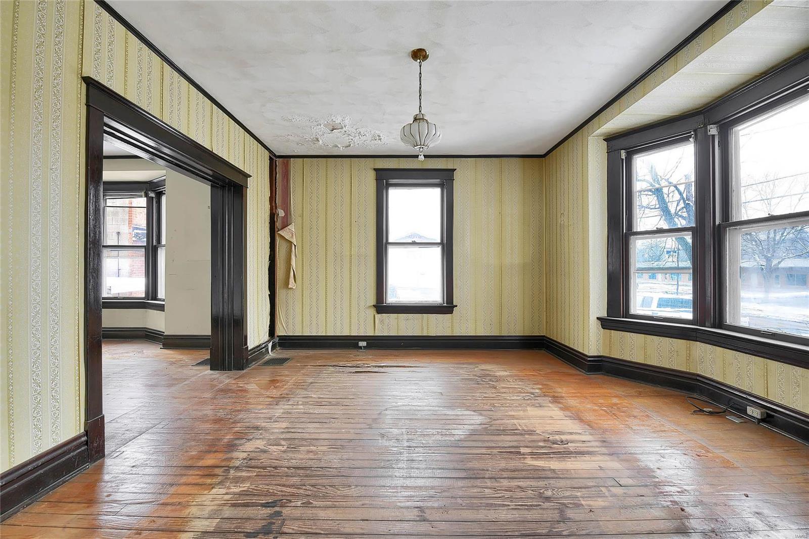 3114 Woodson Road St. Louis, MO 63114 - Photo 3 of 22 Gallery Image 3