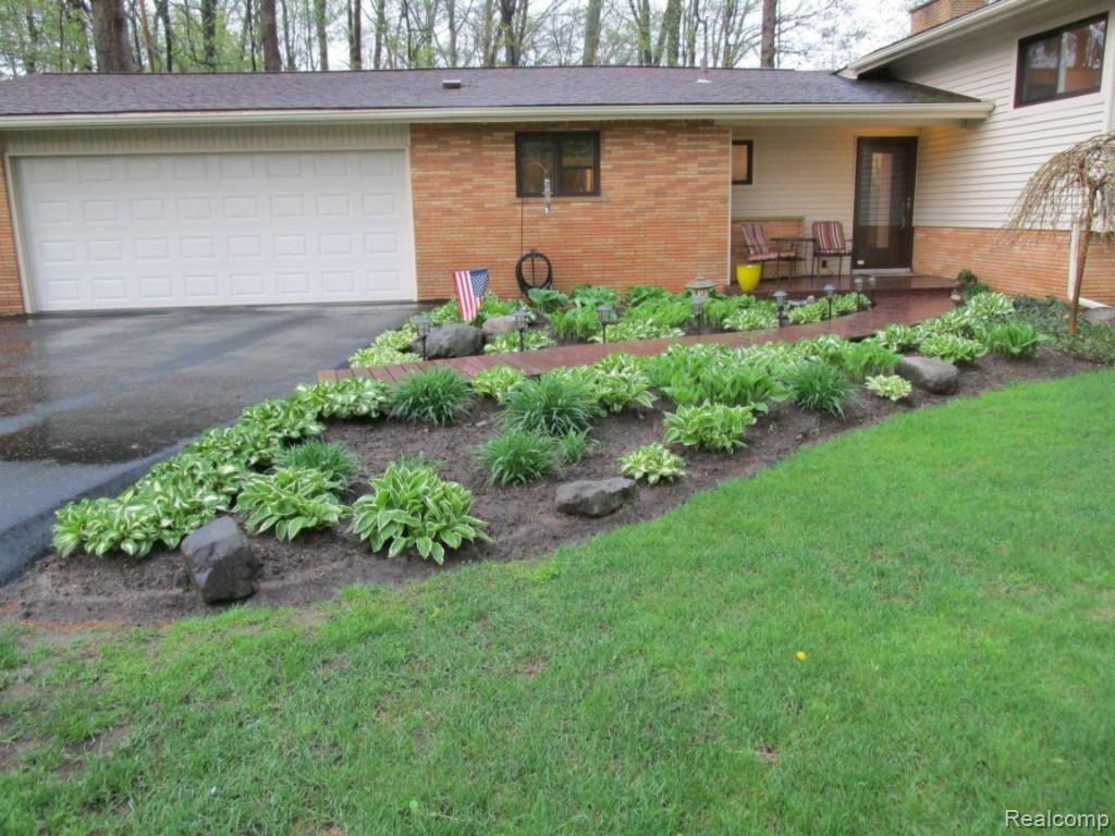 485 Orchardale Drive Rochester, MI 48309 - Photo 10 of 25 orch - front porch.jpg