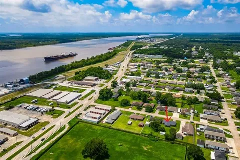 $295,000 | 114 Ballay Drive, Belle Chasse, LA 70037