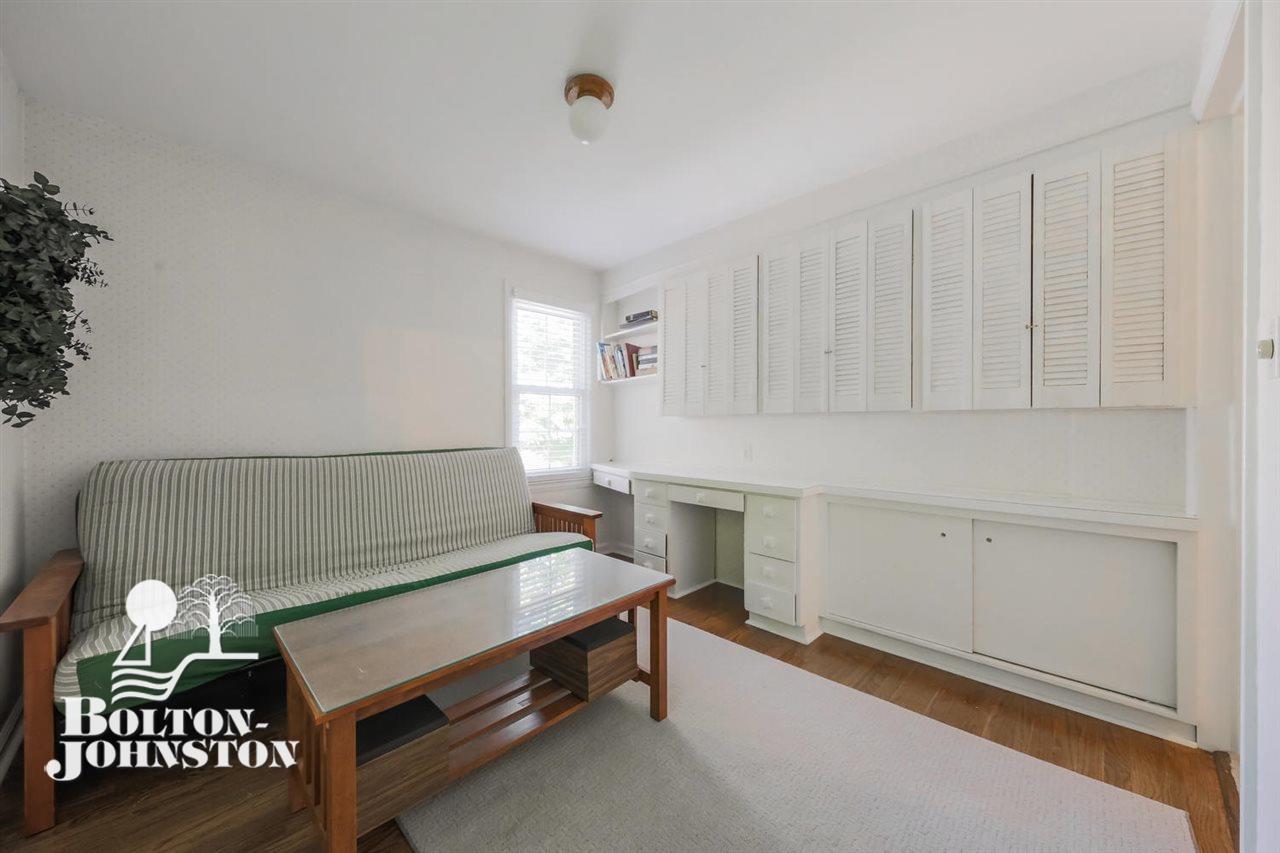 885 Hawthorne Road Grosse Pointe, MI 48236 - Photo 19 of 36 31349100-18.JPG