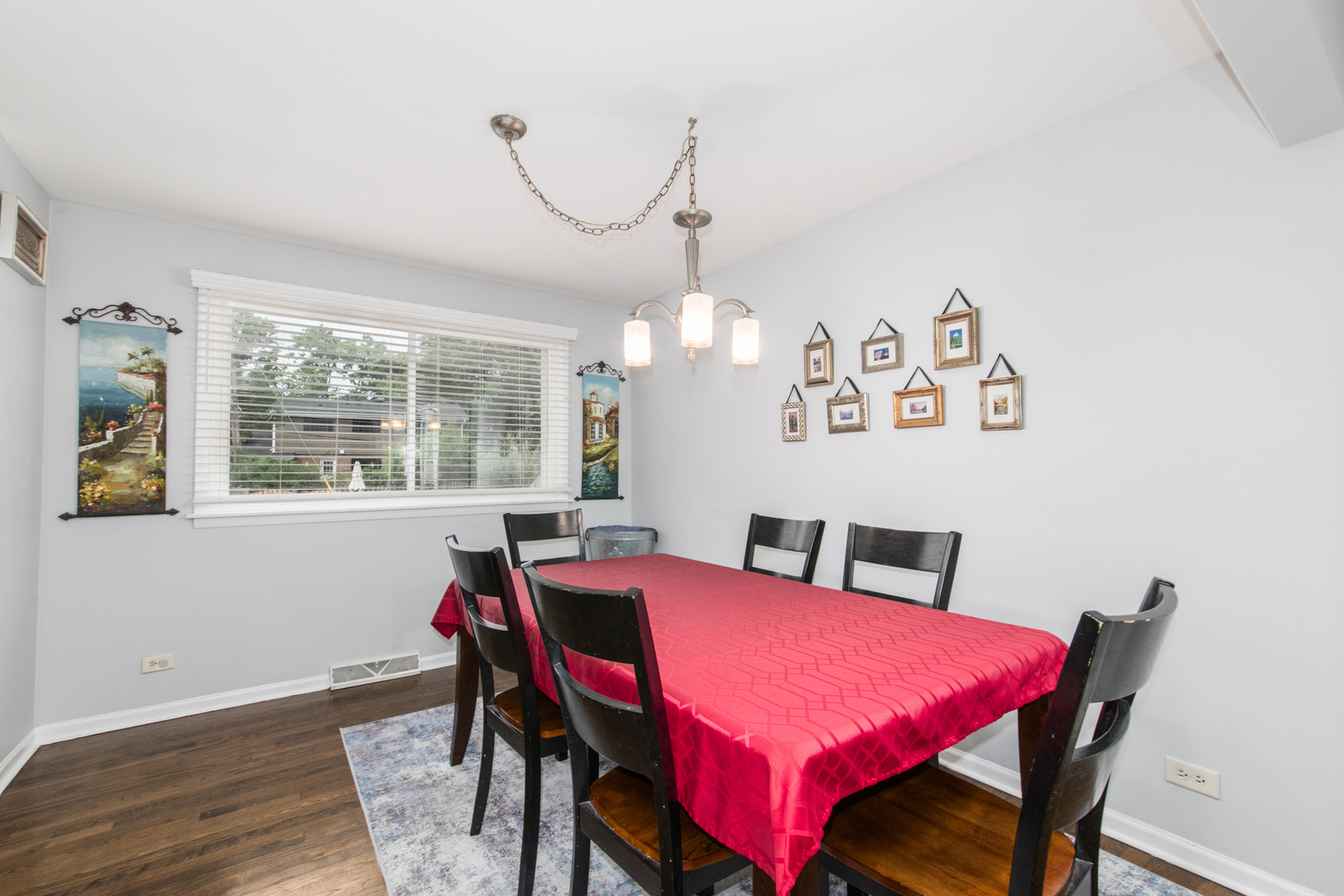 2005 Cayuga Lane Mount Prospect, IL 60056 - Photo 6 of 28 a view of a dining room with furniture and window