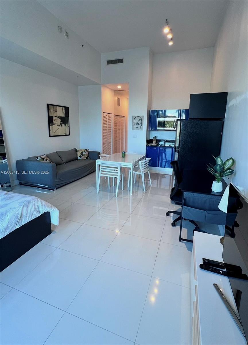 244 Biscayne Boulevard, Unit 237 Miami, FL 33132 - Photo 3 of 11