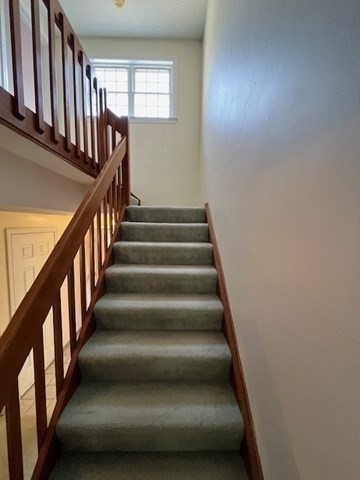 920 Ridgefield Circle, Unit C Clinton, MA 01510 - Photo 12 of 26 a view of entryway