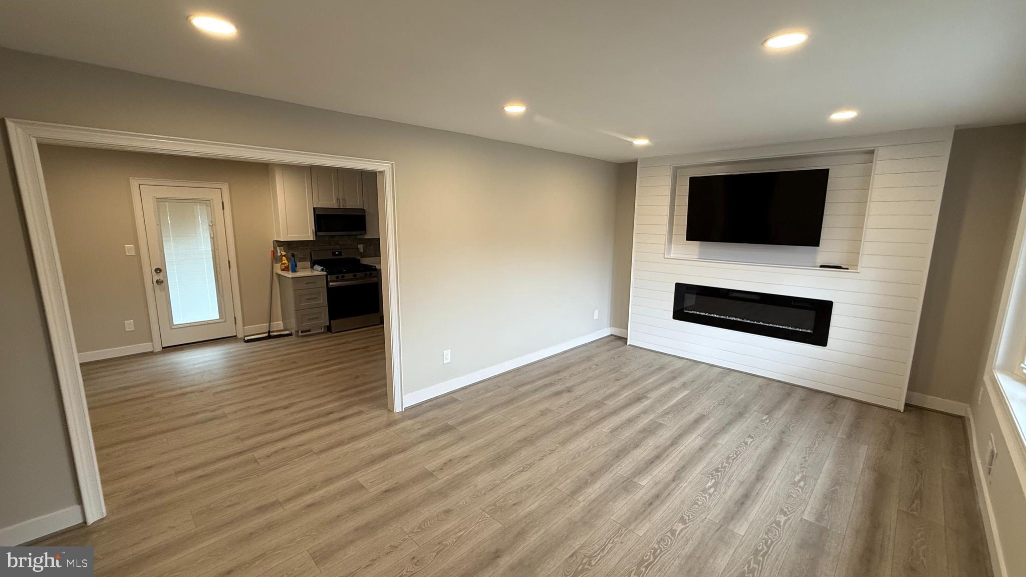 17024 Frederick Road Mount Airy, MD 21771 - Photo 9 of 20 Gallery Image 9