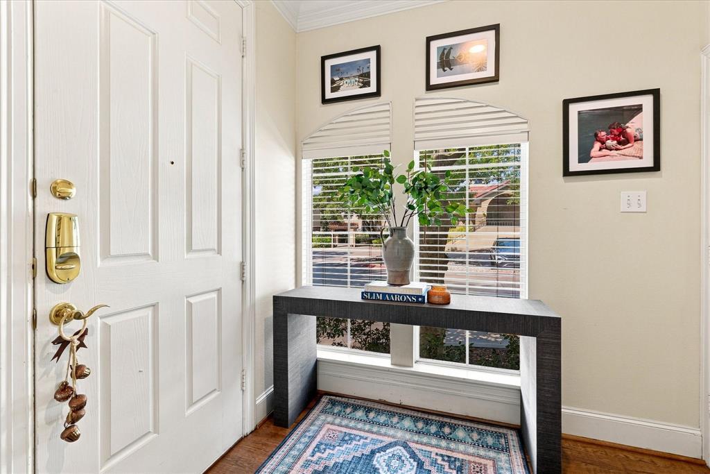 4131 Eastman Way Addison, TX 75001 - Photo 4 of 37 Gallery Image 4