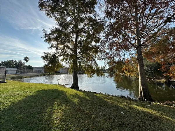 $191,900 | 22 Windtree Lane, Unit 203, Winter Garden, FL 34787