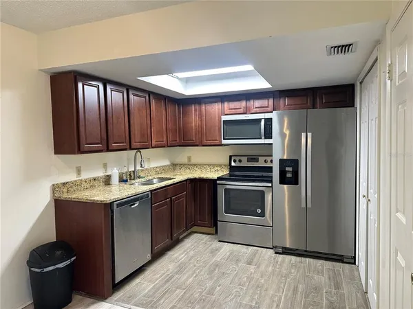 $191,900 | 22 Windtree Lane, Unit 203, Winter Garden, FL 34787