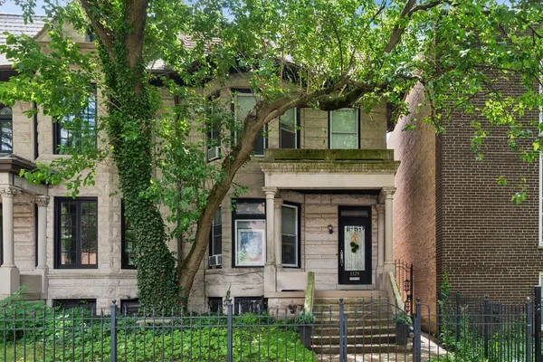 $729,000 | 1329 West Pratt Boulevard, Chicago, IL 60626