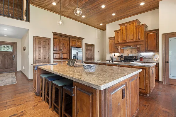 $799,000 | 388 County Road 5597, Etoile, TX 75944