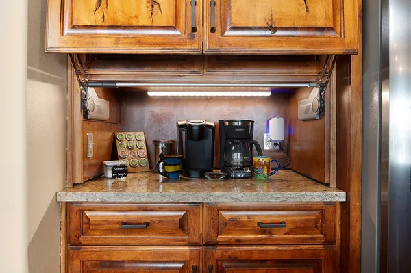 $799,000 | 388 County Road 5597, Etoile, TX 75944